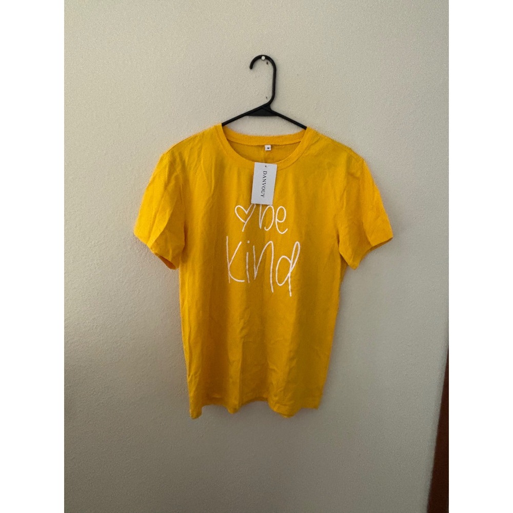 DANVOUY Yellow Be Kind Heart Graphic Tee Shirt Mens Medium New
A1085